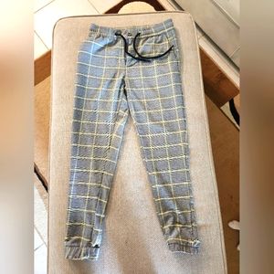Womens plaid capri pants